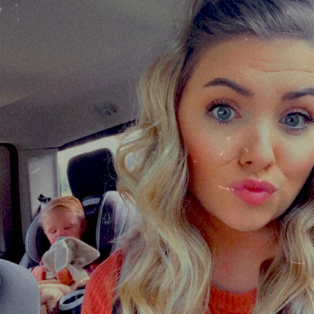 Meet your Posher, Caitlin
